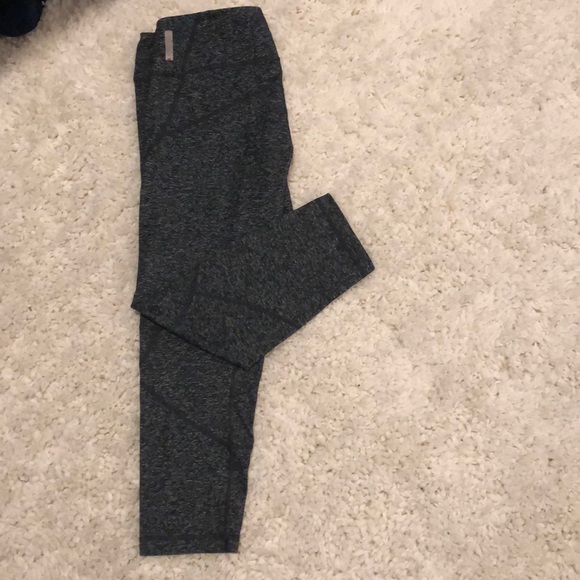 Zella Pants - ZELLA Cropped Leggings